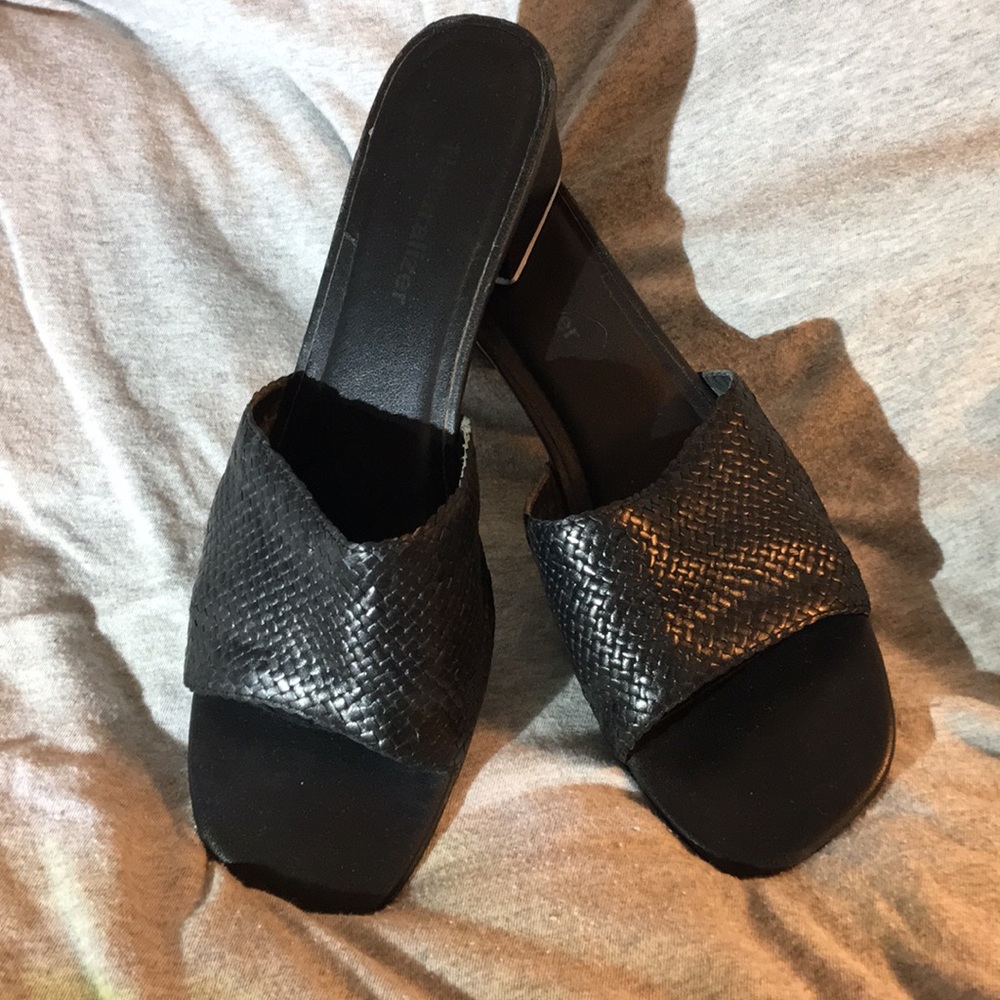 Naturalizer slides